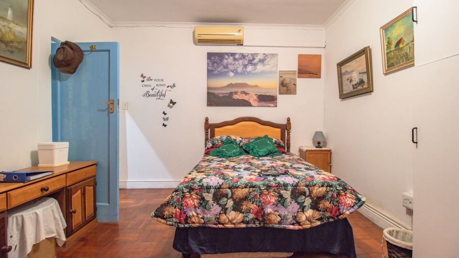 6 Bedroom Property for Sale in Van Ryneveld Western Cape